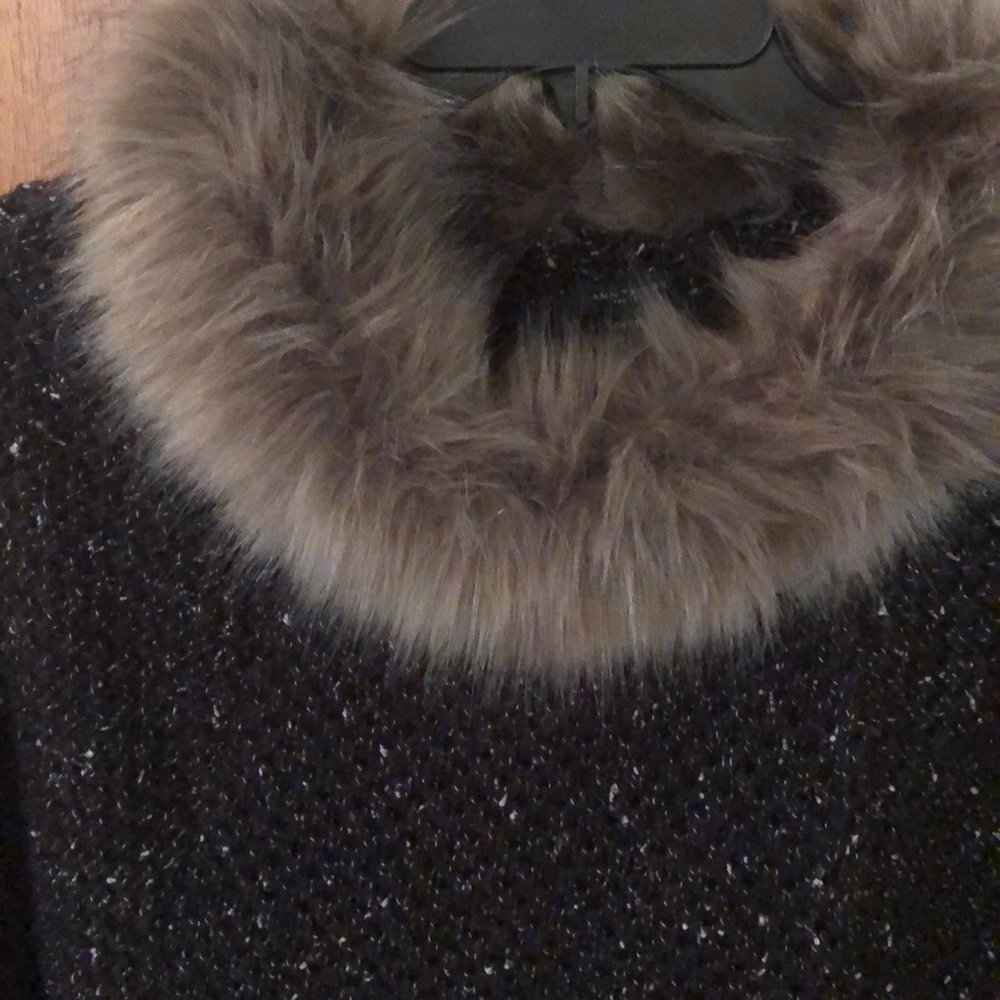 Ann Taylor pull over wrap with faux fur collar